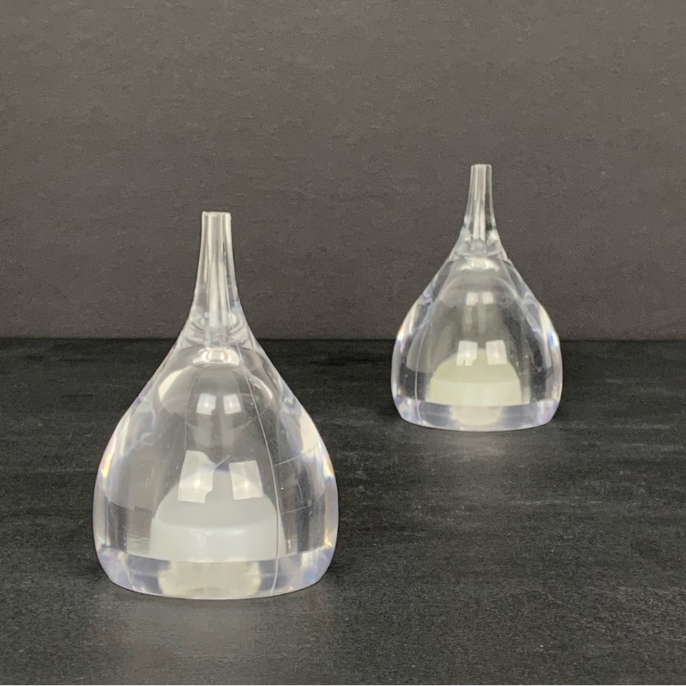Luigi Massoni Guzzini Salt Pepper Shakers Lucite Teardrop Design MCM Vtg Clear